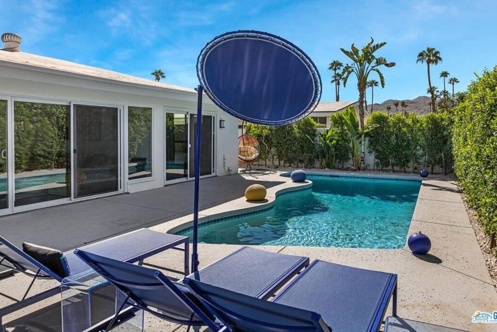Villa Wonderfully Reimagined 3bd 2bath Mid-century