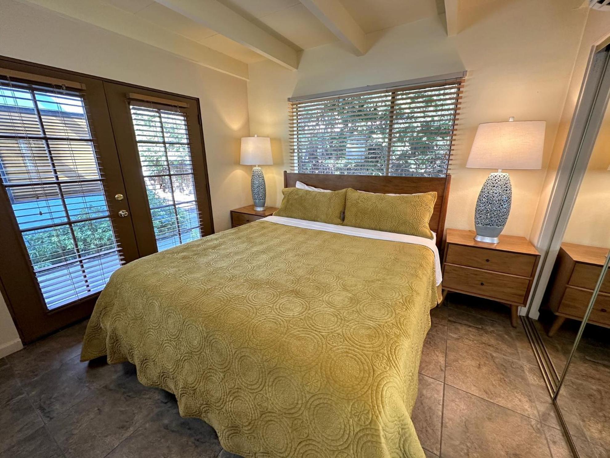 Vista Grande - A Gay Men's Resort Palm Springs