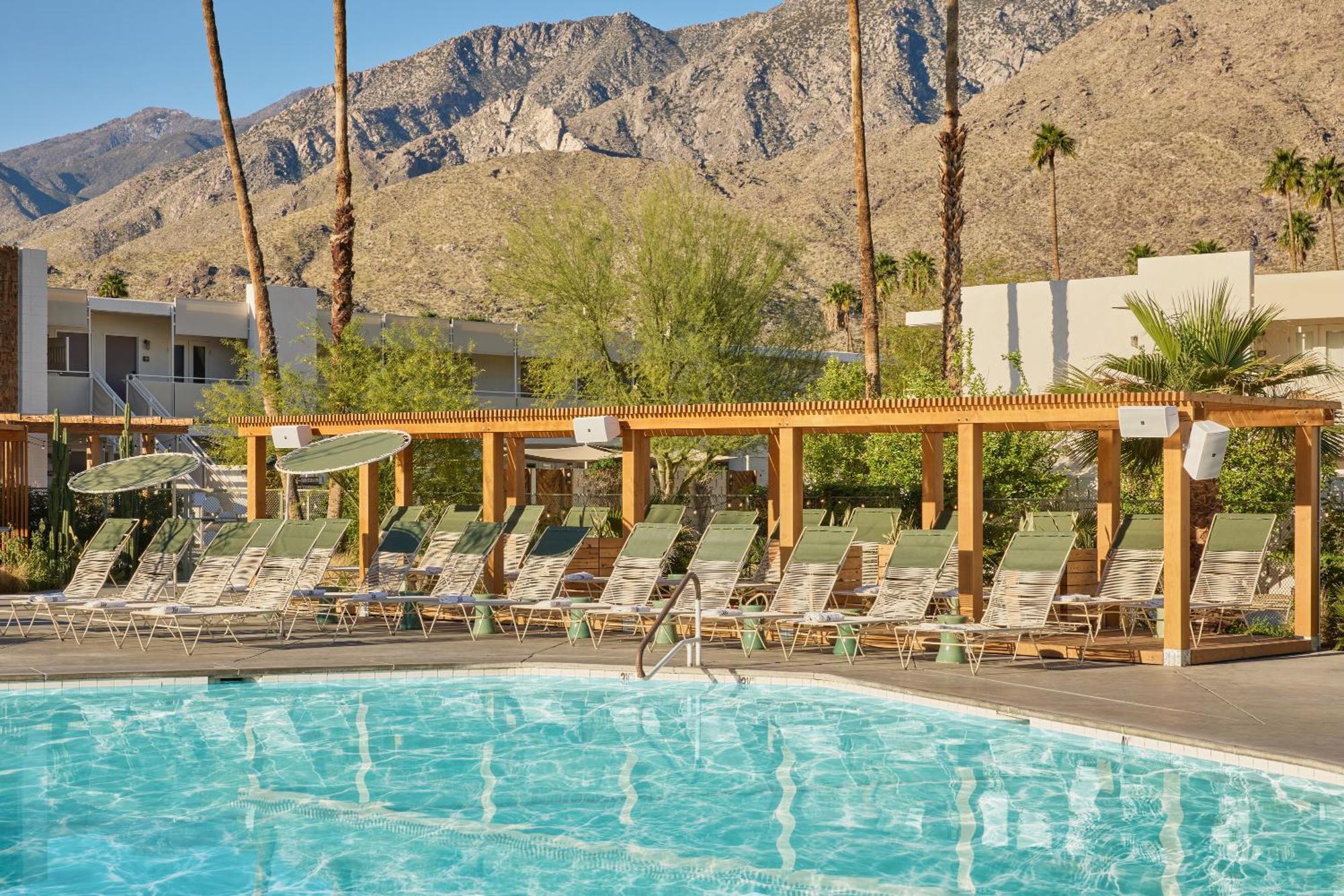 Hotel Ace And Swim Club