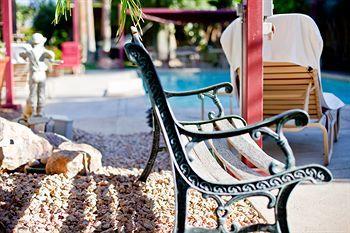 Desert Paradise - Gay Men's Hotel