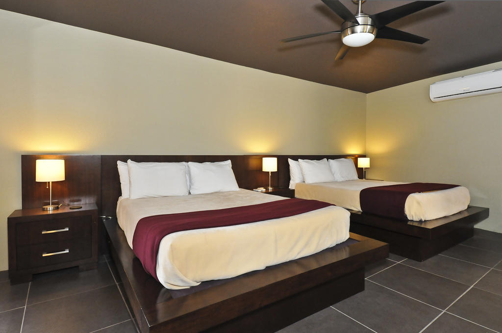 Hotel Bearfoot - Clothing Optional For Gay Men