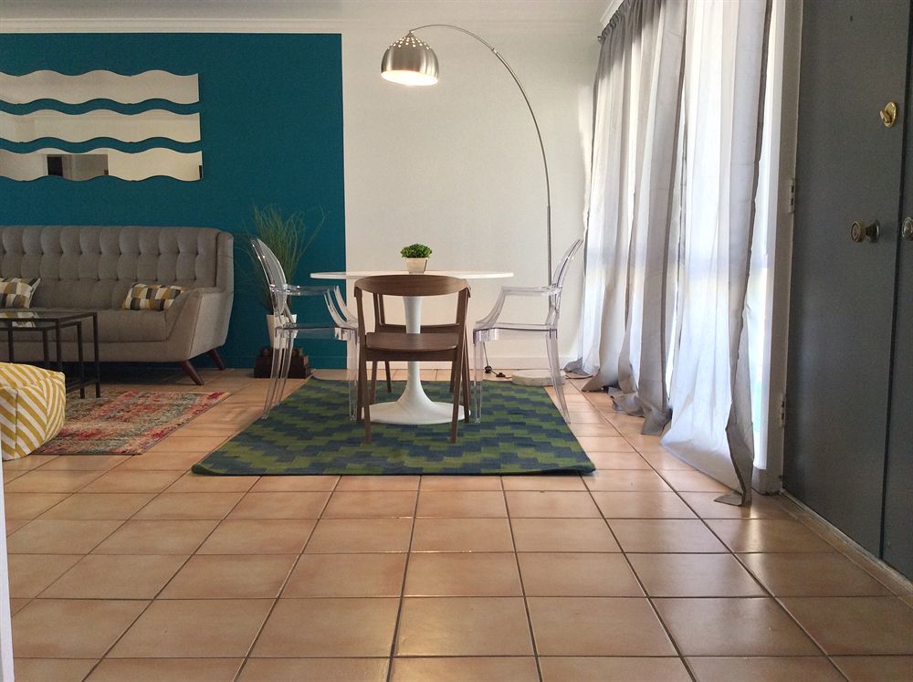 Spacious Downtown 2*