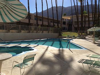 Hotel Spacious Downtown