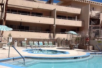Hotel Spacious Downtown