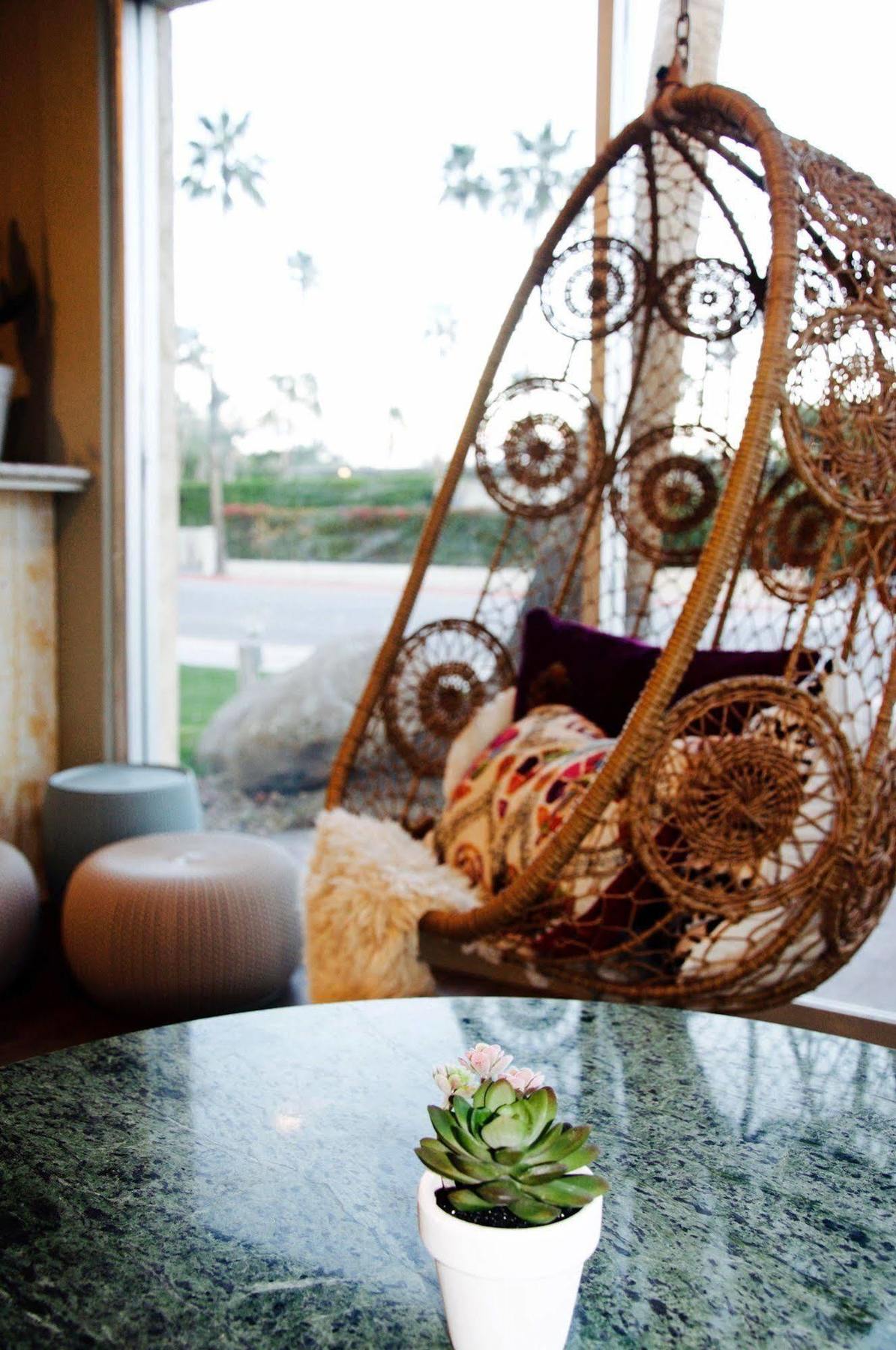 Delos Reyes Hotel Palm Springs