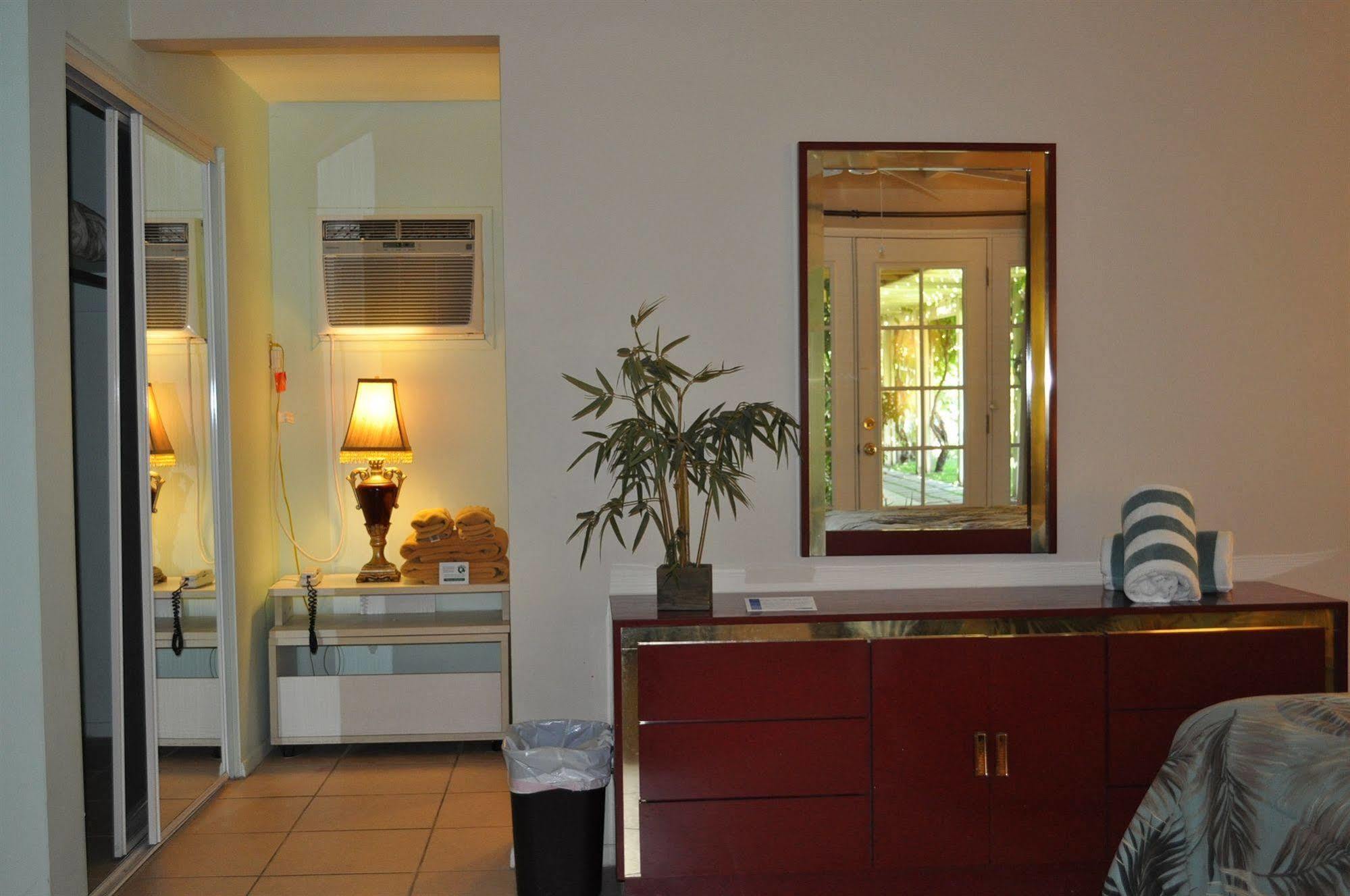 Resort Vista Grande - A Gay Men's Palm Springs